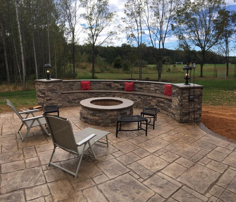 Featured image for “The Ultimate Backyard Oasis: Incorporating Both a Hot Tub and a Fire Pit”